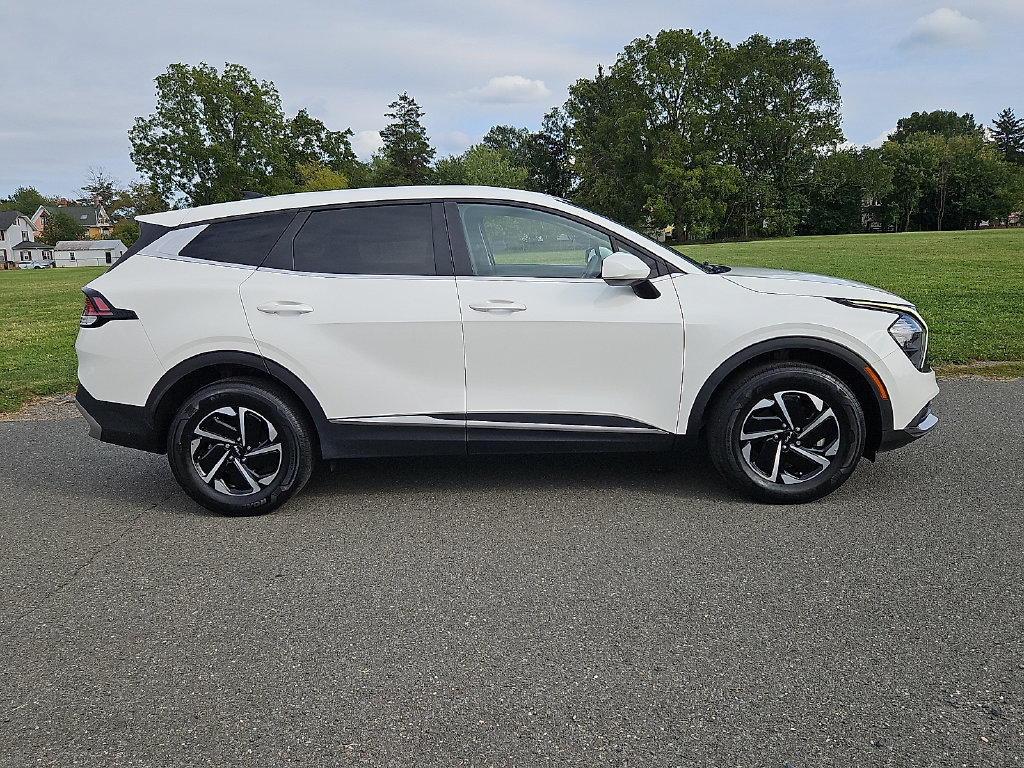 Certified 2023 Kia Sportage LX AWD/4WD image 8