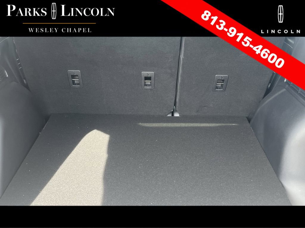 Used 2025 Ford Escape ST-Line w/ Cold Weather Package image 5