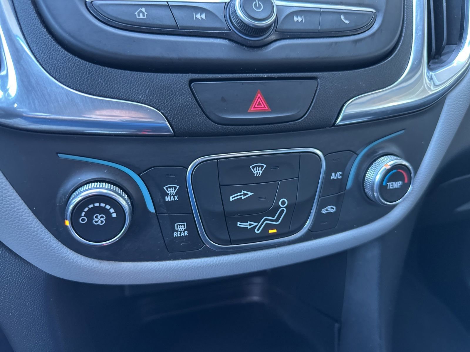 Used 2021 Chevrolet Equinox LS w/ LS Convenience Package image 22
