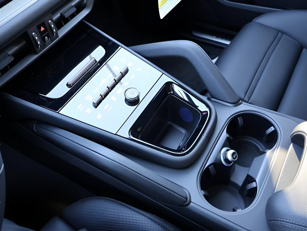 New 2026 Porsche Cayenne Coupe AWD/4WD image 25