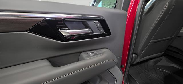 New 2026 Chevrolet Suburban Premier w/ Sun And Tow Package AWD/4WD image 26