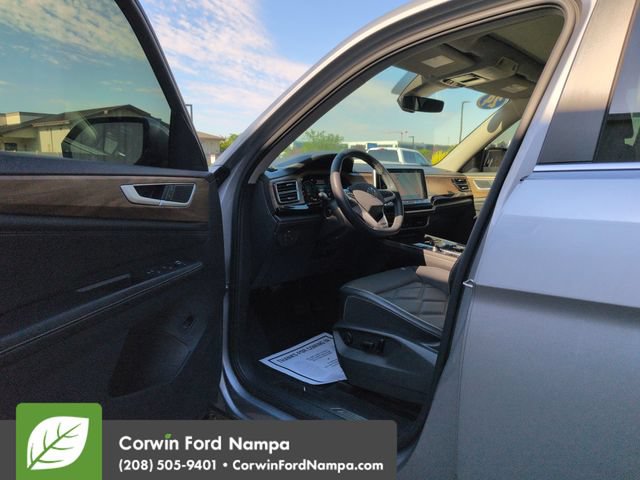 Used 2024 Volkswagen Atlas SE AWD/4WD image 9