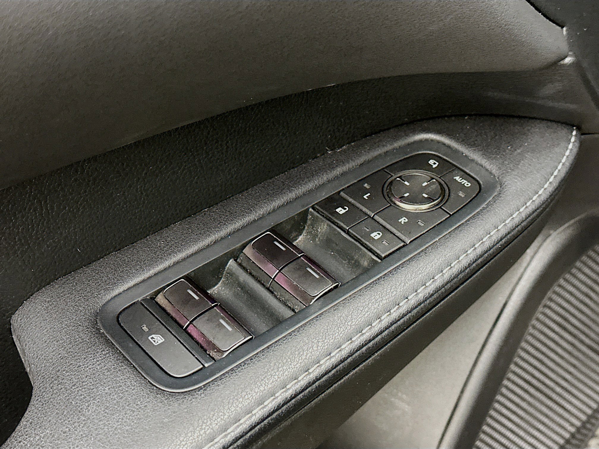 Used 2023 Lexus RX 350 F Sport w/ Accessory Package image 15