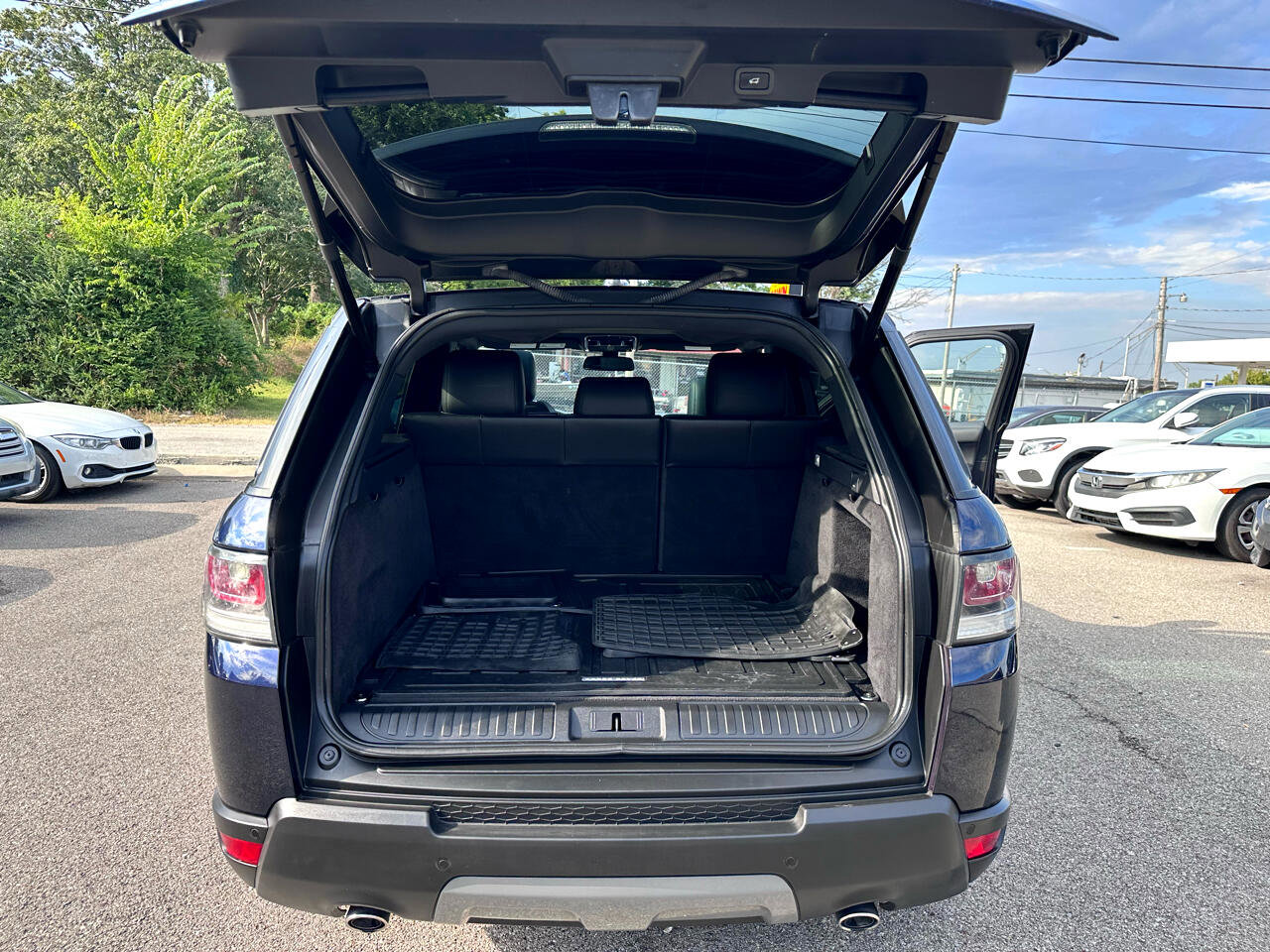 Used 2016 Land Rover Range Rover Sport SE image 36