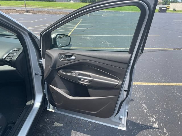 Used 2018 Ford Escape Titanium w/ Ford Safe & Smart Package AWD/4WD image 45