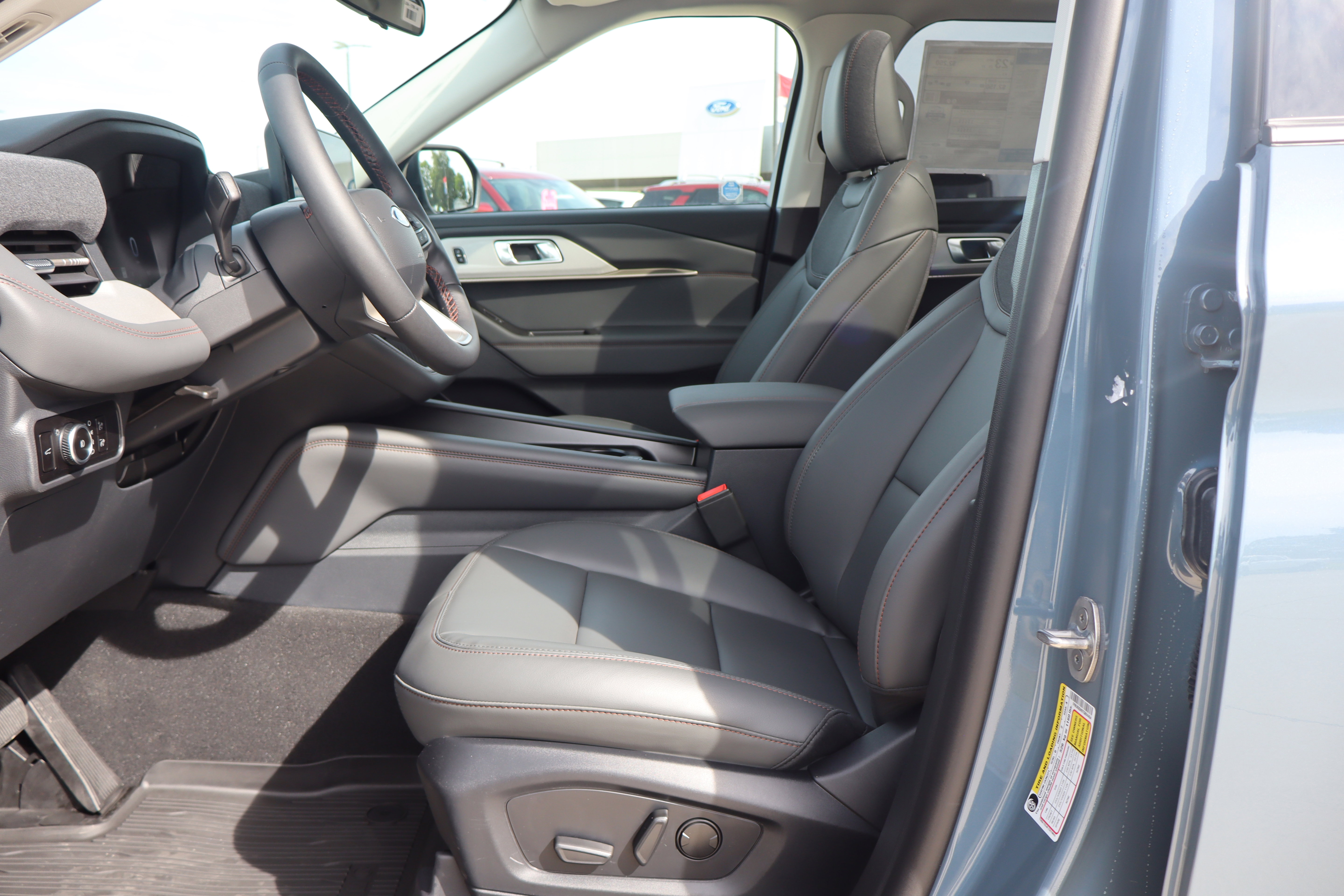 New 2026 Ford Explorer Active w/ Active Comfort Package AWD/4WD image 9