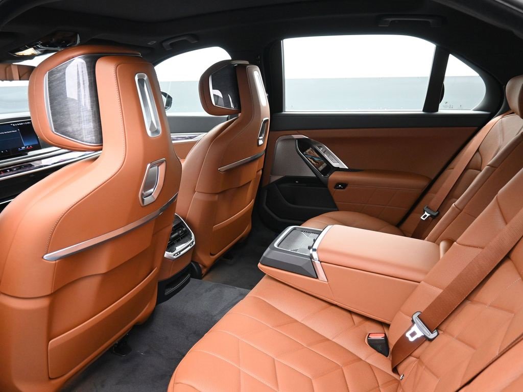New 2026 BMW 740i xDrive image 17