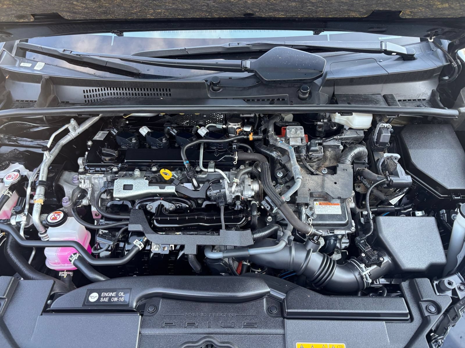 Used 2024 Toyota Prius LE FWD image 29