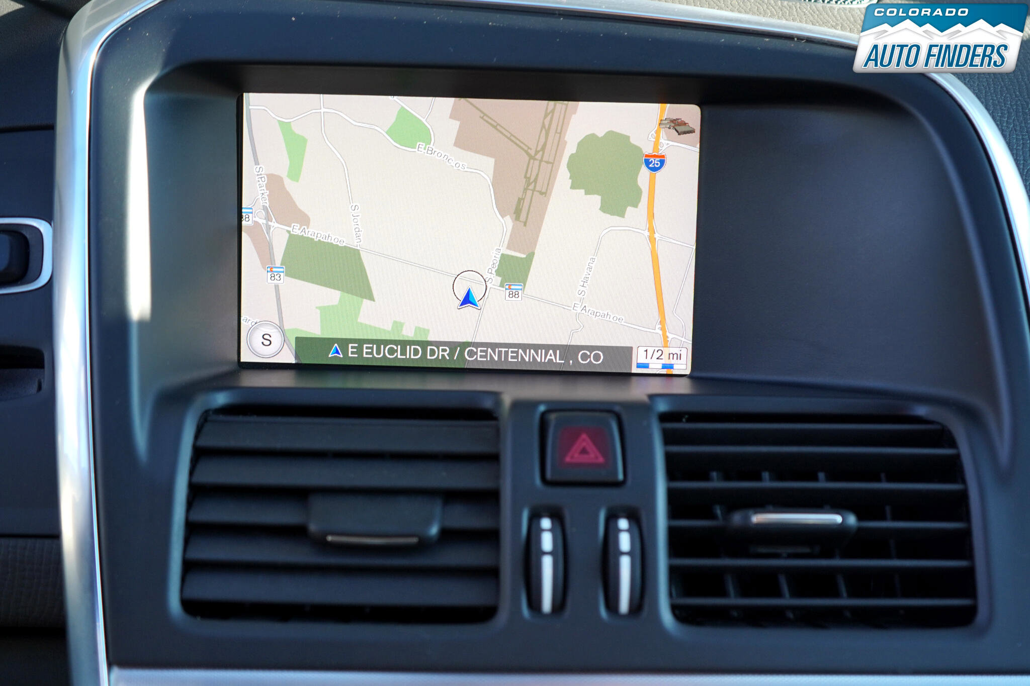 Used 2017 Volvo XC60 T5 Dynamic w/ Advanced Package image 18