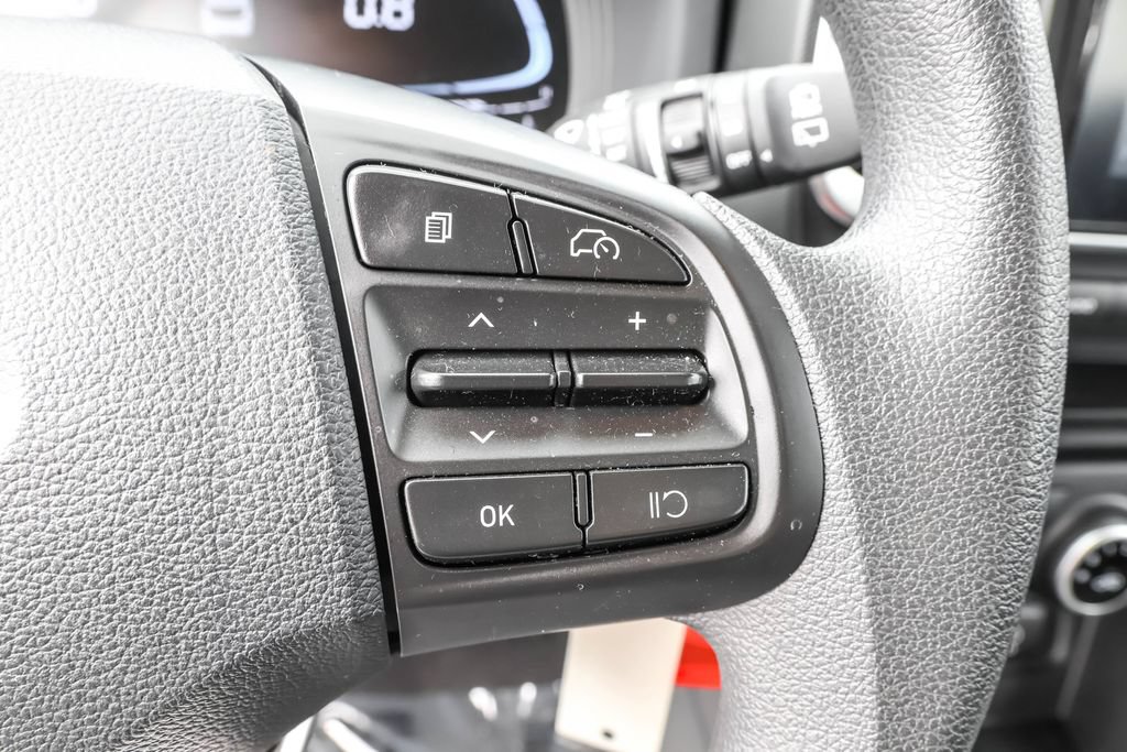 Used 2025 Hyundai Venue SE FWD image 21