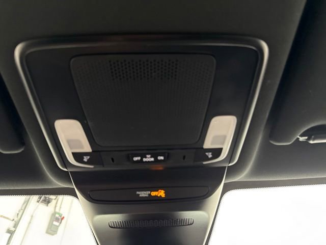 Certified 2025 Honda HR-V Sport image 38