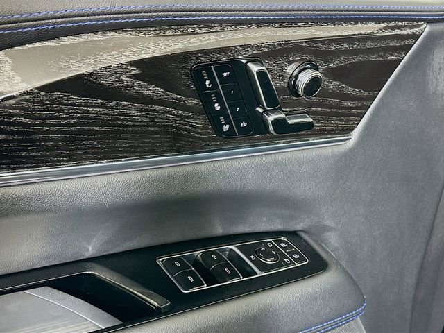 New 2025 Cadillac Escalade IQ Luxury 1 w/ Smart Trailering package image 18