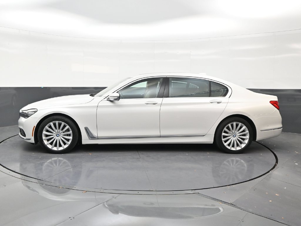 Used 2019 BMW 740i w/ Executive Package RWD image 7