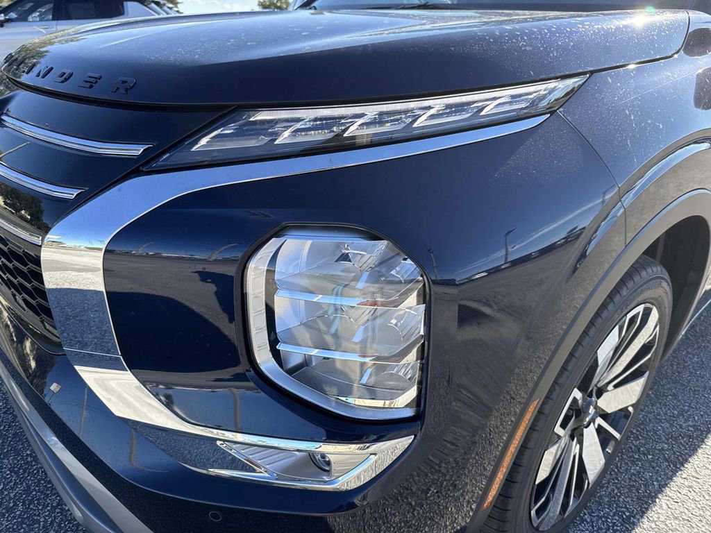 New 2025 Mitsubishi Outlander SEL image 9