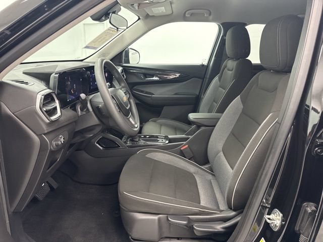 Used 2025 Chevrolet TrailBlazer LT FWD image 23