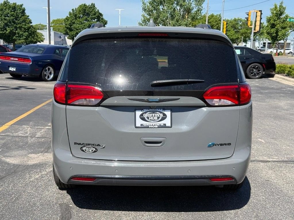 Used 2020 Chrysler Pacifica Limited w/ Advanced Safetytec Group FWD image 4