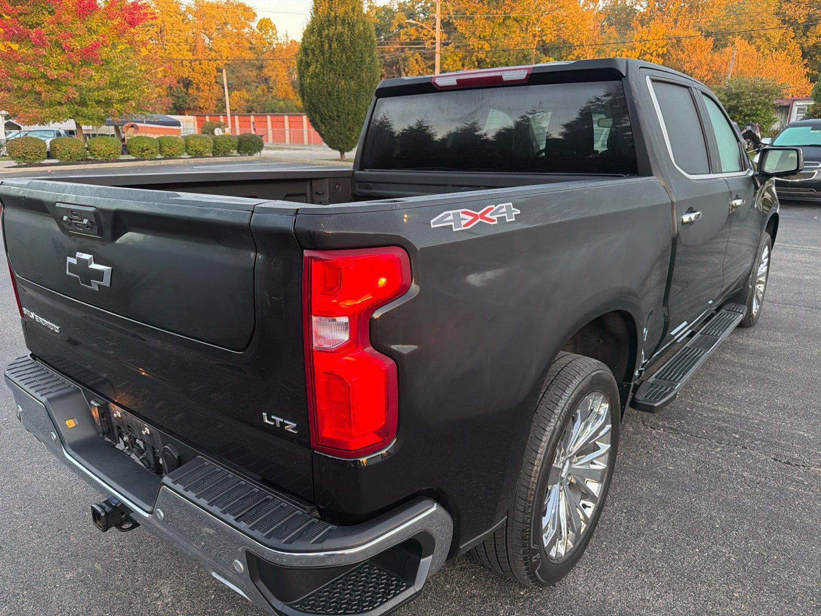Used 2024 Chevrolet Silverado 1500 LTZ AWD/4WD image 5