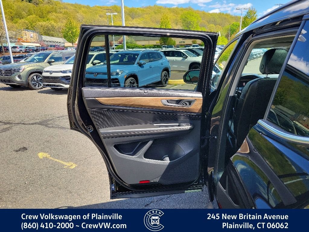 Used 2024 Volkswagen Atlas SE AWD/4WD image 48