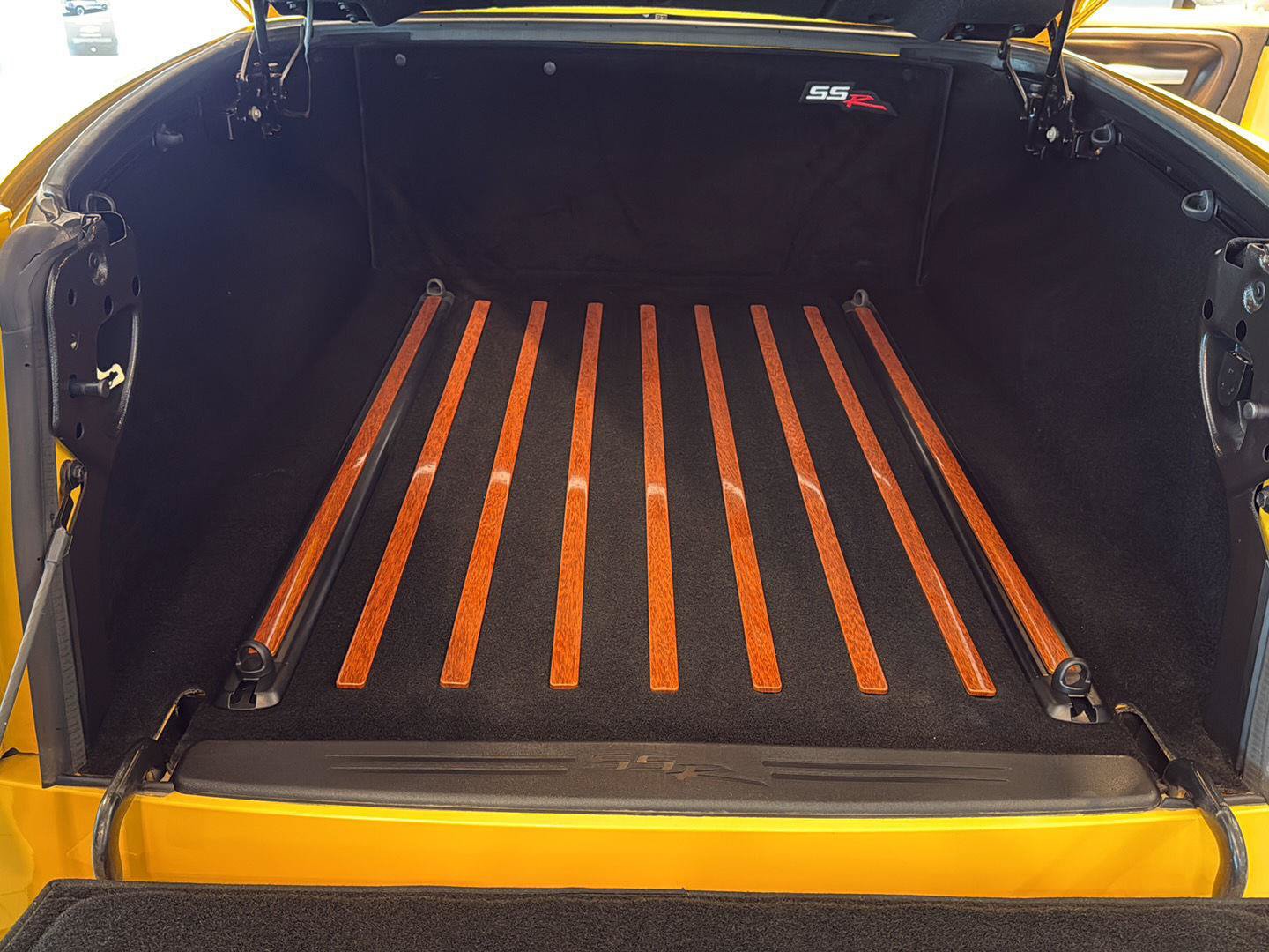Used 2006 Chevrolet SSR w/ Preferred Equipment Group RWD image 24