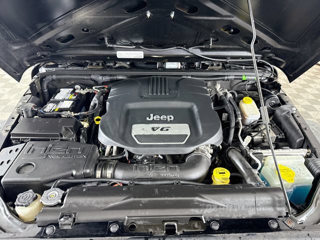 Used 2018 Jeep Wrangler Unlimited Sport w/ Connectivity Group AWD/4WD image 26