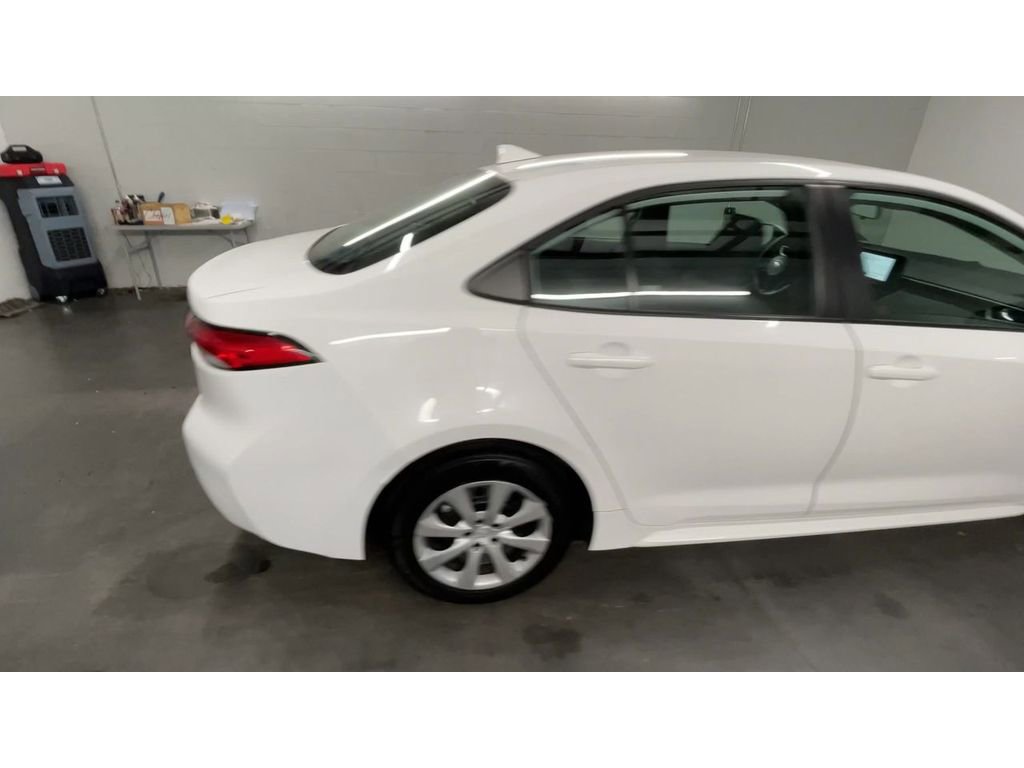 Used 2023 Toyota Corolla LE image 9