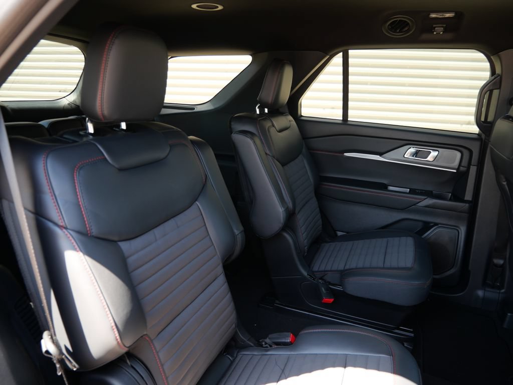 New 2026 Ford Explorer ST-Line AWD/4WD image 13