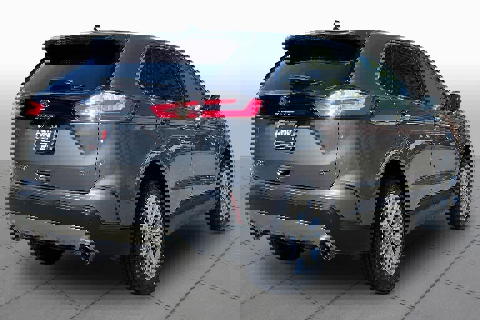 Used 2024 Ford Edge Titanium image 13