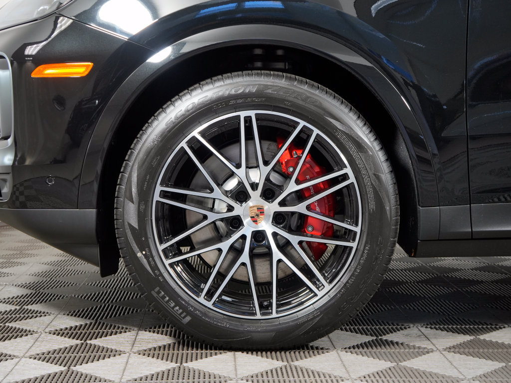 New 2026 Porsche Cayenne S AWD/4WD image 13