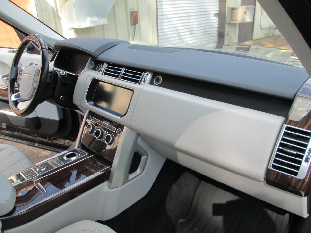 Used 2017 Land Rover Range Rover Supercharged image 22