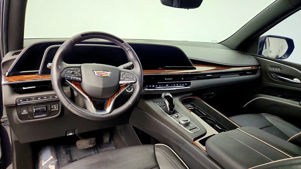 Used 2022 Cadillac Escalade Premium Luxury w/ Performance Package AWD/4WD image 13