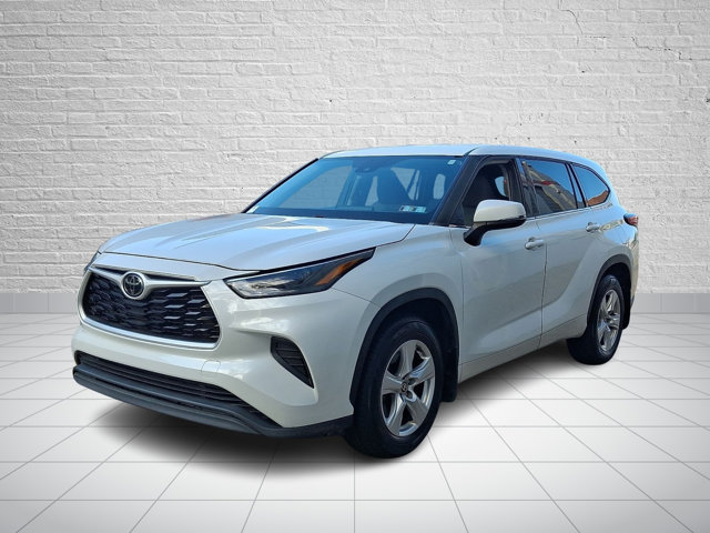 Used 2022 Toyota Highlander L AWD/4WD image 3