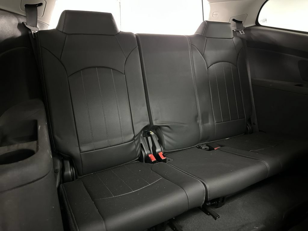 Used 2016 Chevrolet Traverse LTZ AWD/4WD image 22