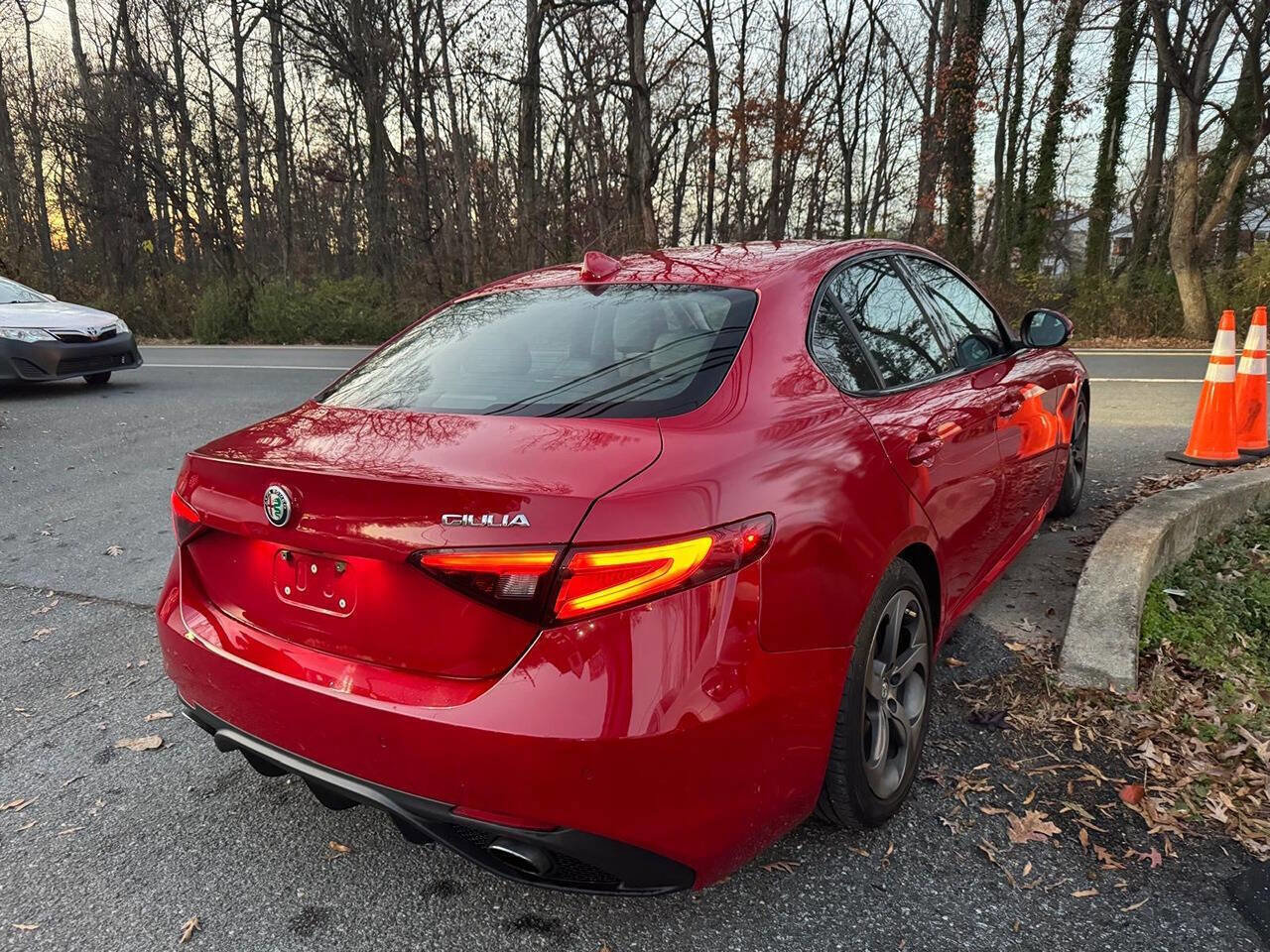 Used 2017 Alfa Romeo Giulia w/ Sport Appearance Package image 12