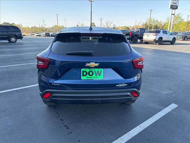 Used 2024 Chevrolet Trax LS w/ LS Convenience Package image 9