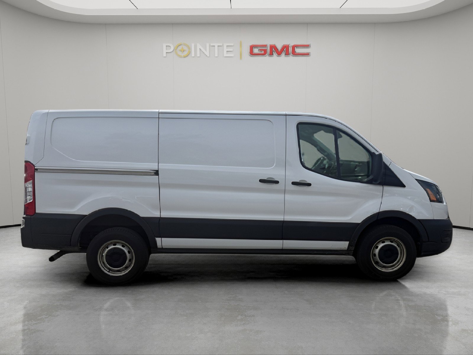 Used 2023 Ford Transit 250 Low Roof RWD image 3
