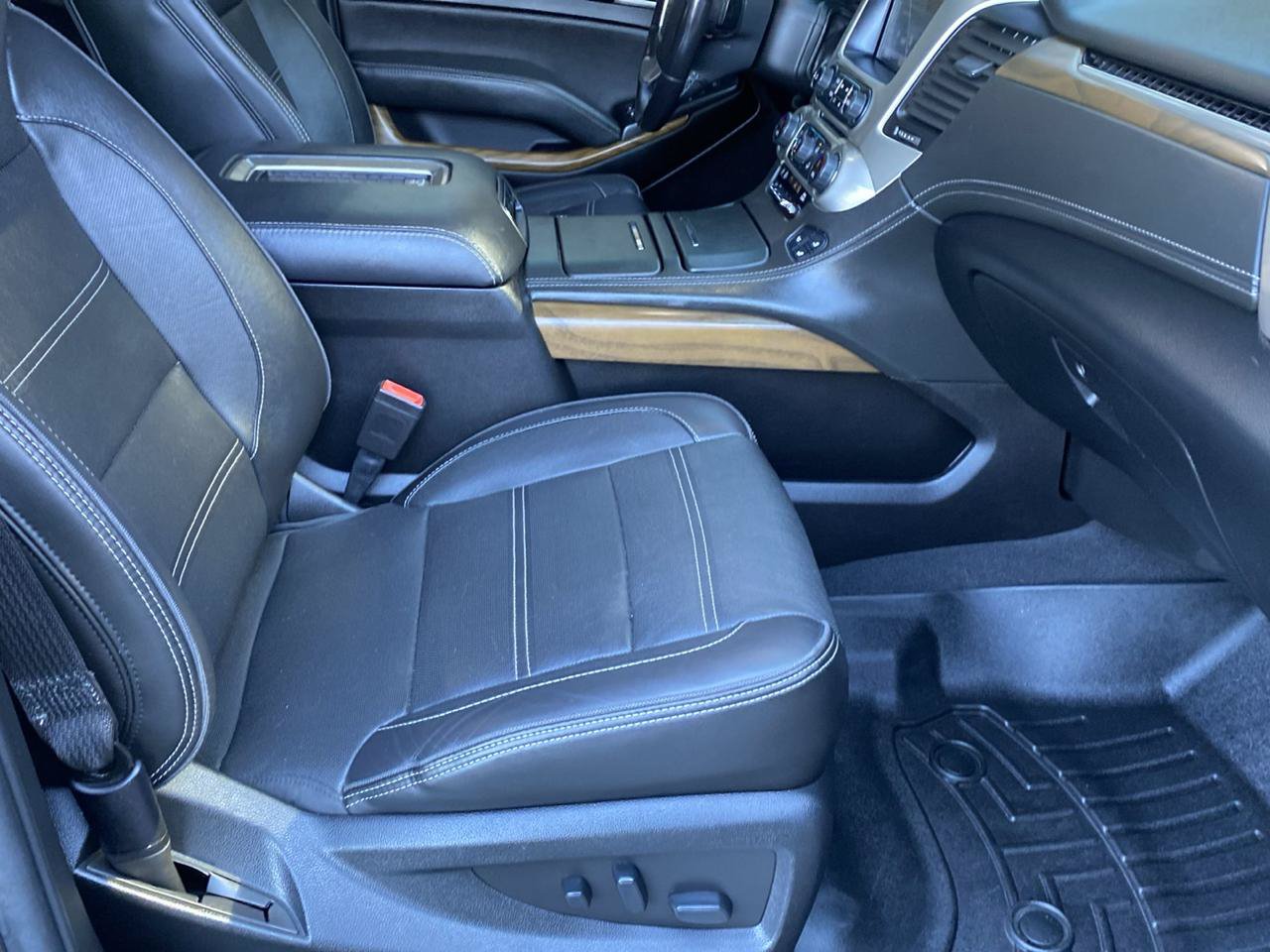 Used 2020 GMC Yukon Denali w/ Denali Premium Package AWD/4WD image 7