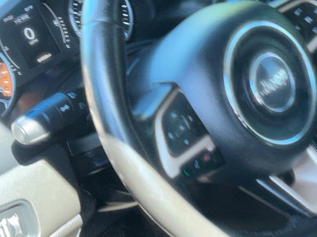 Used 2016 Jeep Renegade 75th Anniversary FWD image 24