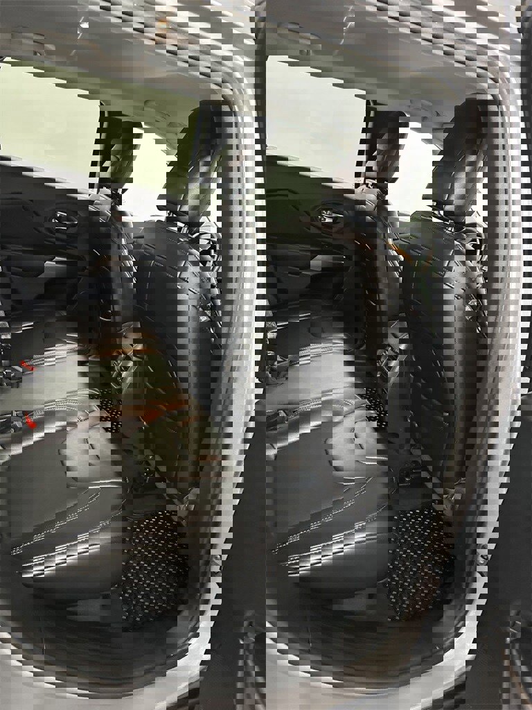 Used 2019 Jeep Cherokee Latitude Plus w/ Comfort/Convenience Group image 29