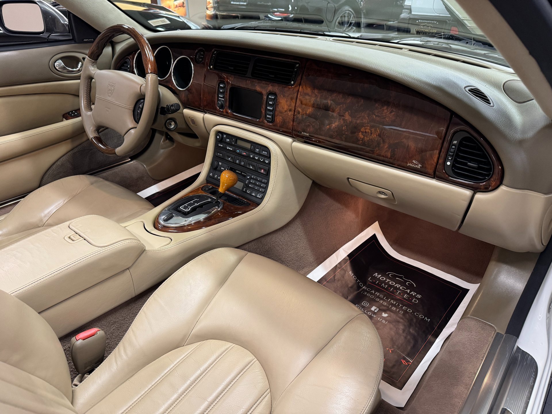 Used 2003 Jaguar XK8 Convertible image 20