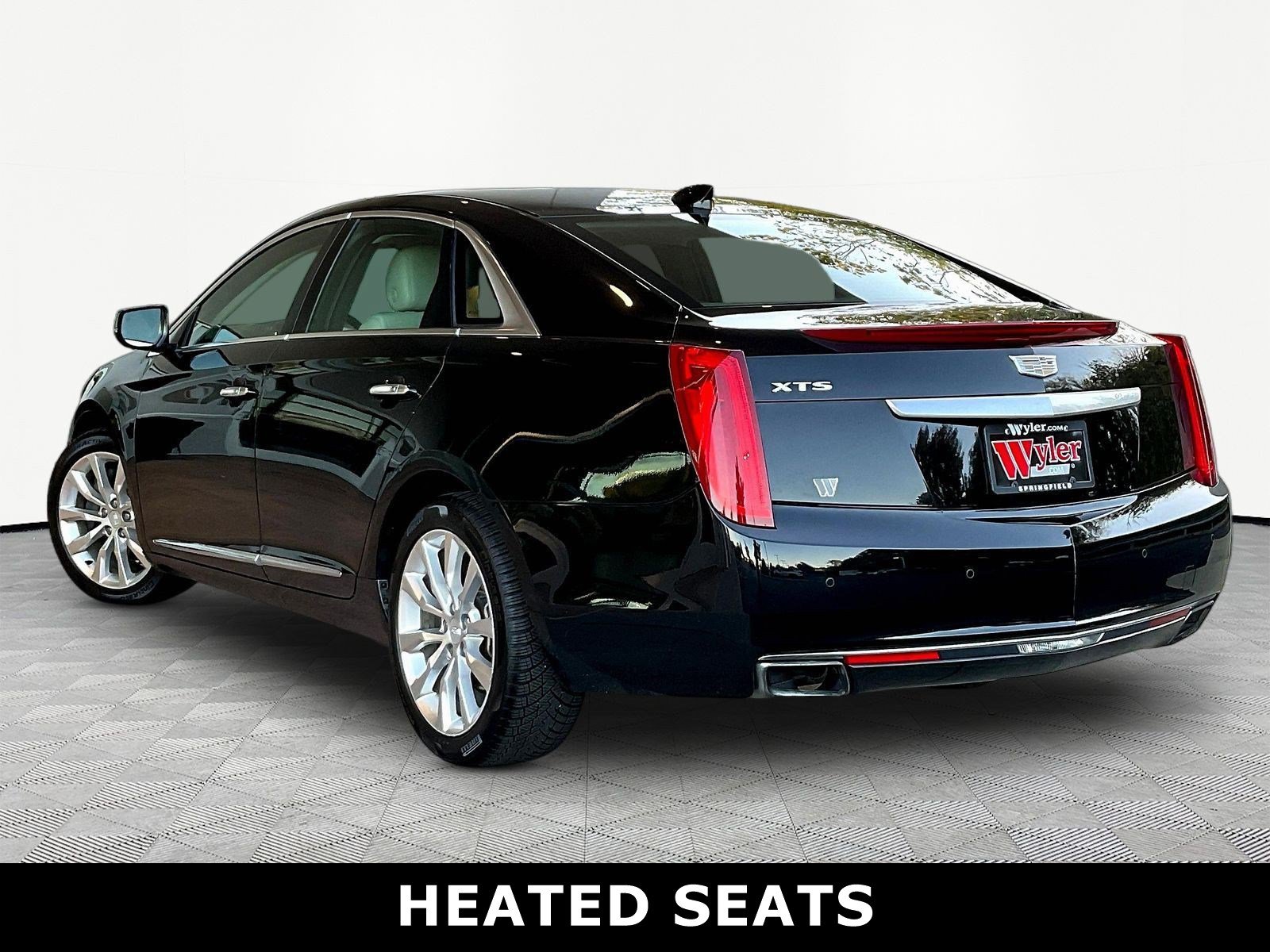 Used 2017 Cadillac XTS Luxury w/ Driver Awareness Package FWD image 4