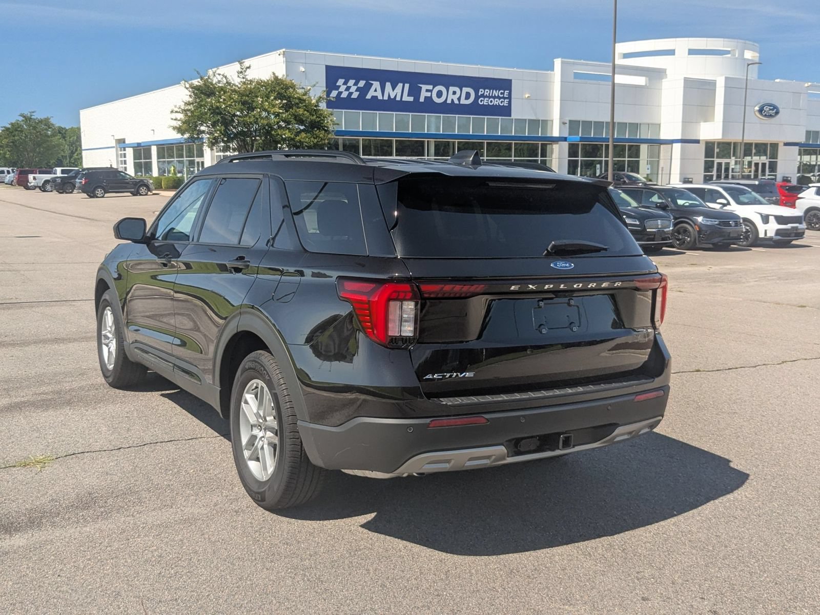New 2026 Ford Explorer Active w/ Active Comfort Package RWD image 5