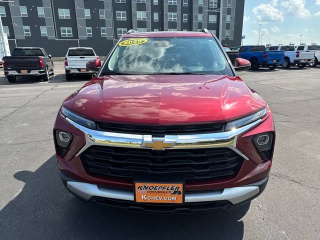 Used 2025 Chevrolet TrailBlazer LT AWD/4WD image 8