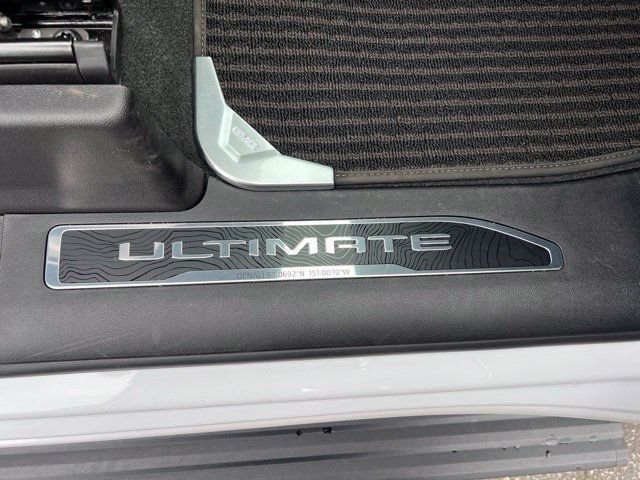 Certified 2025 GMC Sierra 2500 Denali Ultimate AWD/4WD image 17