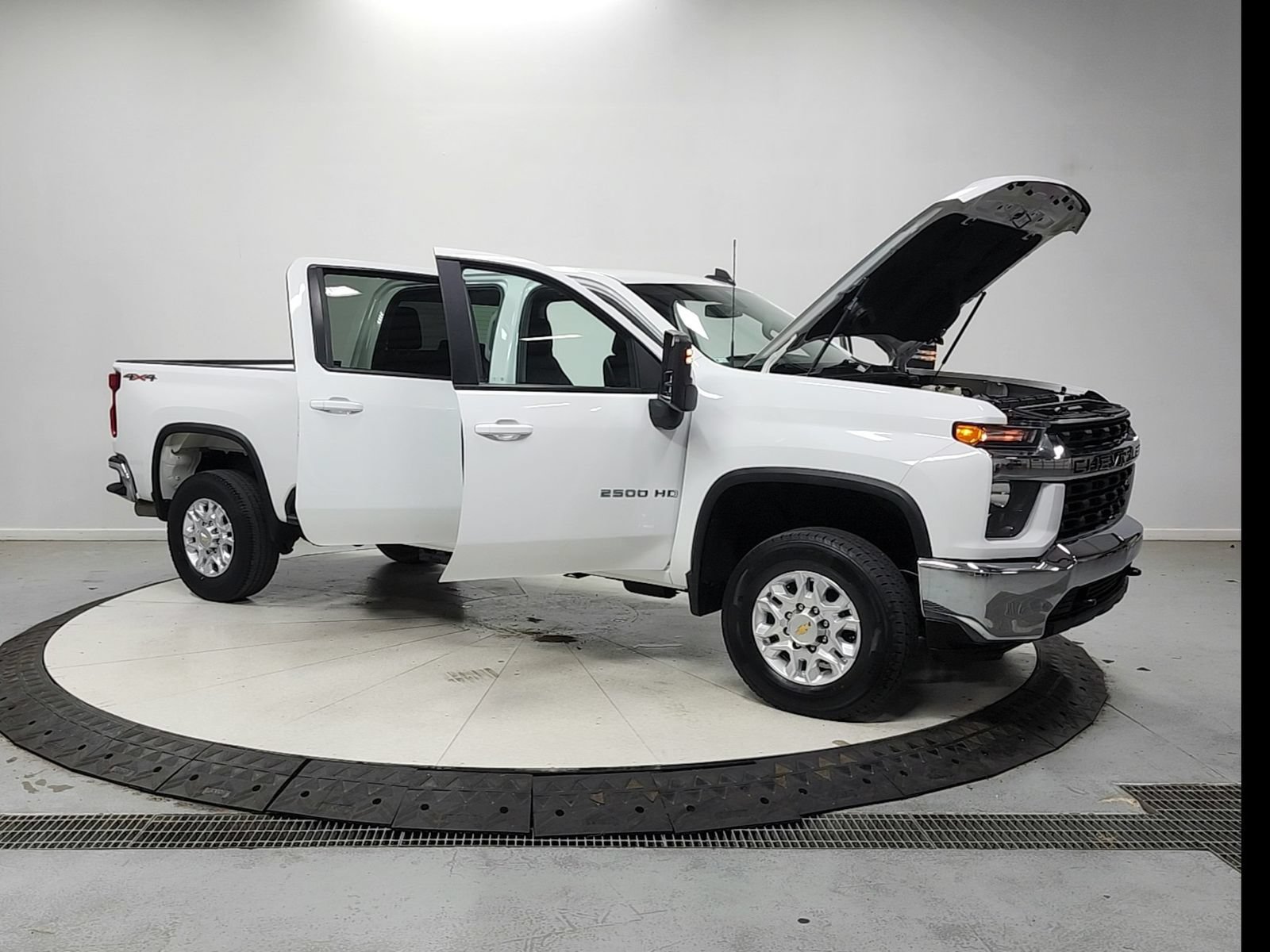 Used 2022 Chevrolet Silverado 2500 LT w/ Fleet Comfort Package AWD/4WD image 10