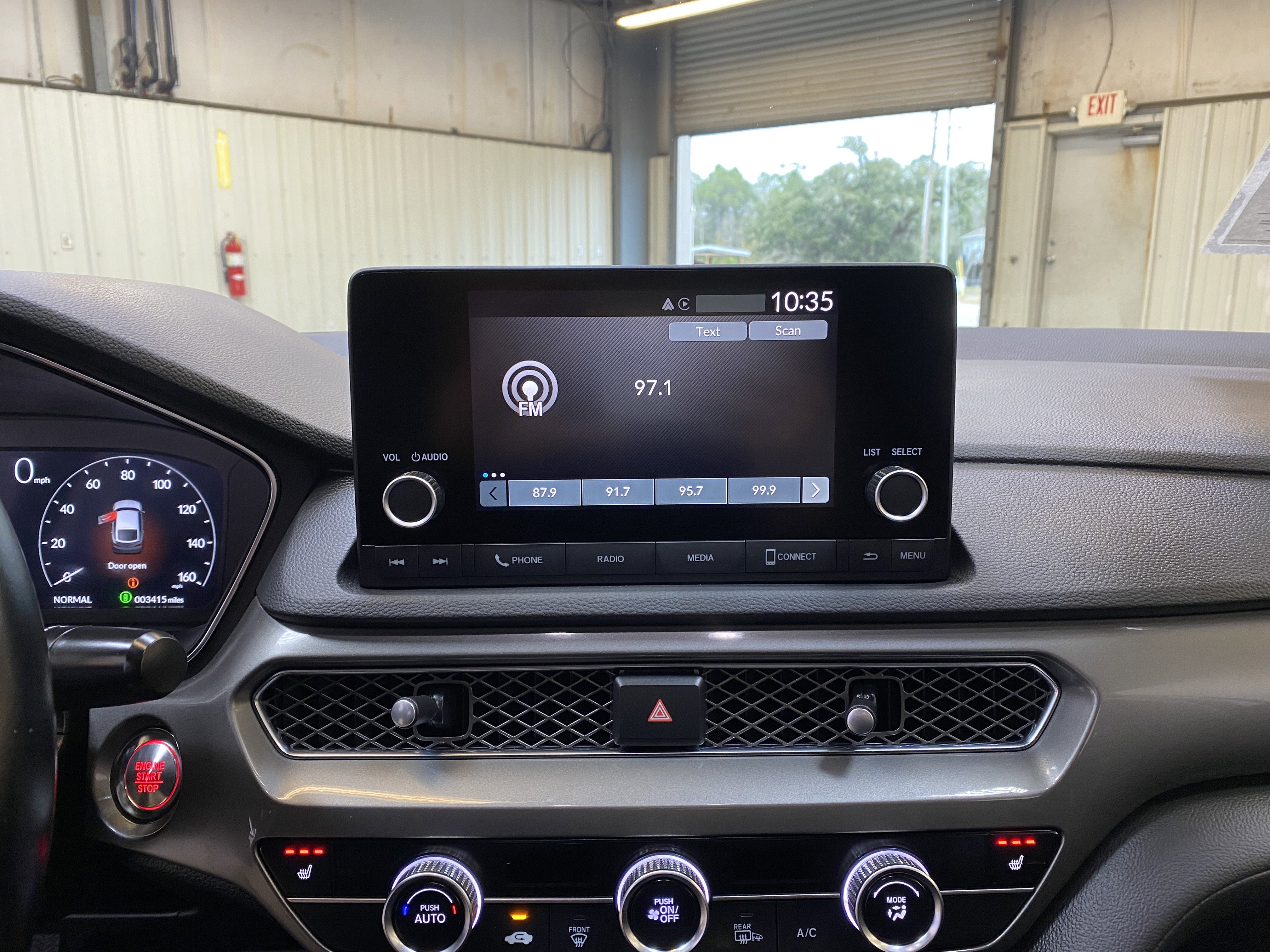 Used 2025 Acura Integra Base image 37