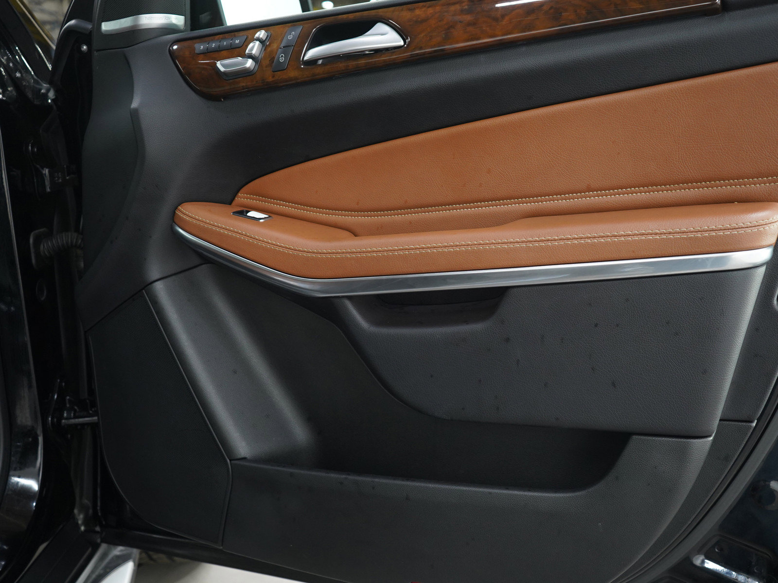 Used 2018 Mercedes-Benz GLS 550 4MATIC image 9