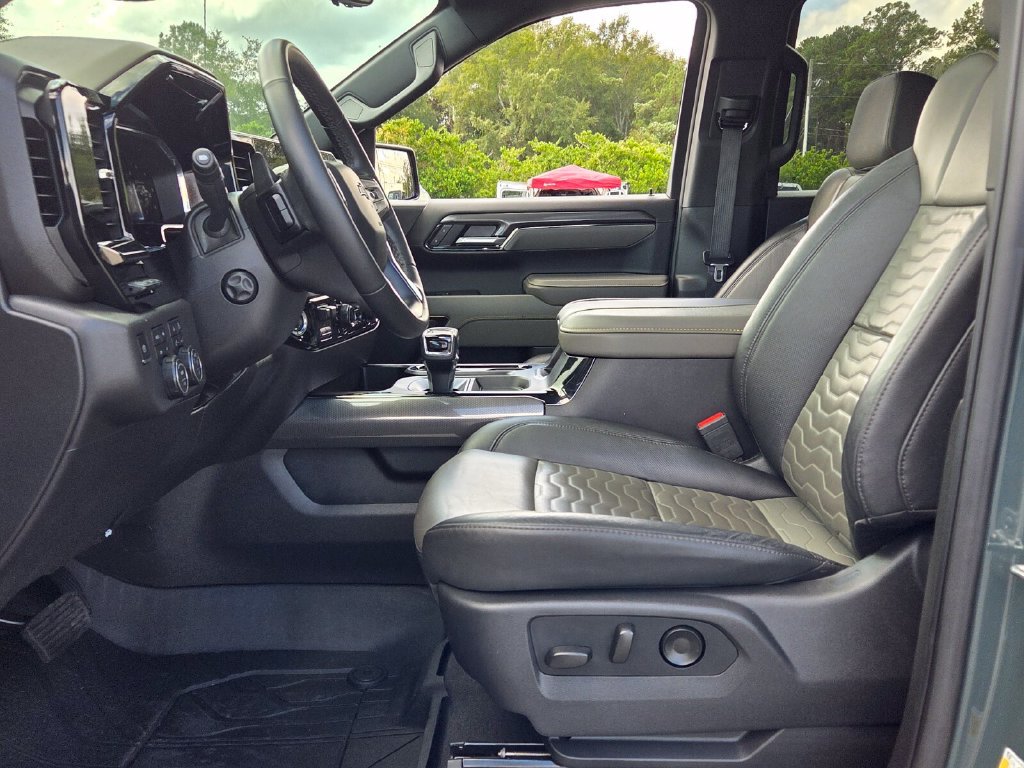 Used 2026 Chevrolet Silverado 1500 ZR2 w/ Dark Appearance Package AWD/4WD image 3