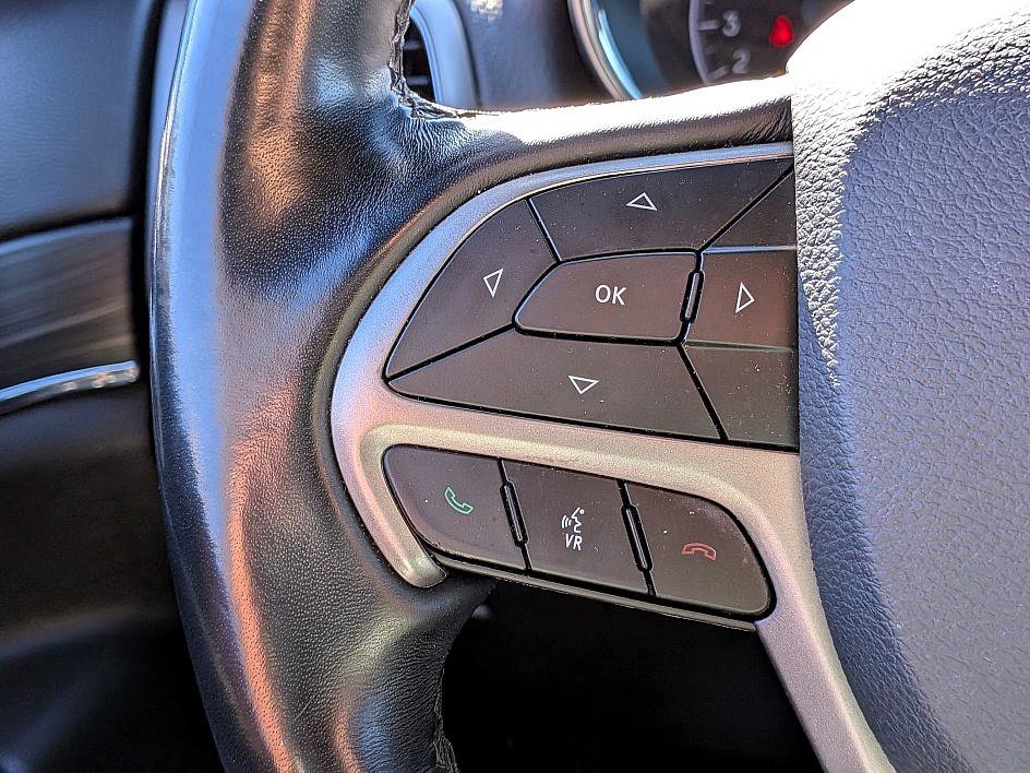 Used 2021 Jeep Grand Cherokee Limited w/ Luxury Group II image 17