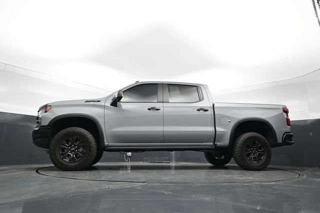 Used 2025 Chevrolet Silverado 1500 ZR2 w/ Dark Appearance Package image 31