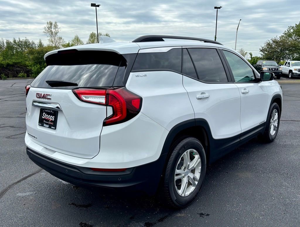 Used 2023 GMC Terrain SLE w/ Driver Convenience Package FWD image 8